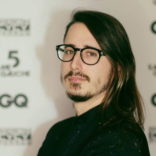 Pierre-Eric ᕕ( ᐛ )ᕗ