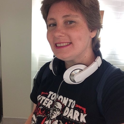 Arwen (Andrea) 🎧🌈