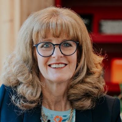 Lesley Calland