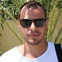 Денис Довженко