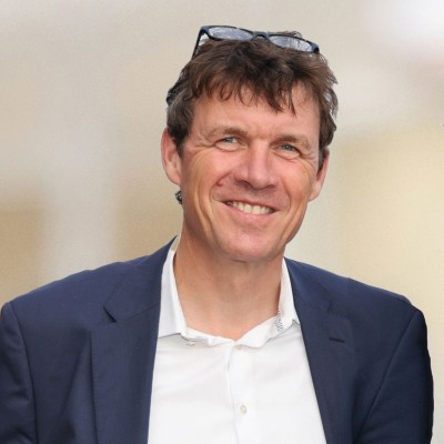 Dr. Philip Nölling