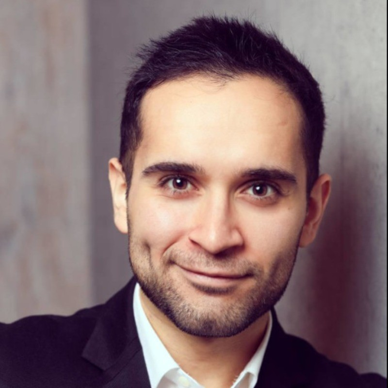 Farzad Moshref