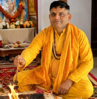 Astrologer Mahesh Shastri 