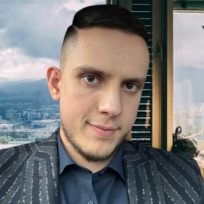 Давид Иванов