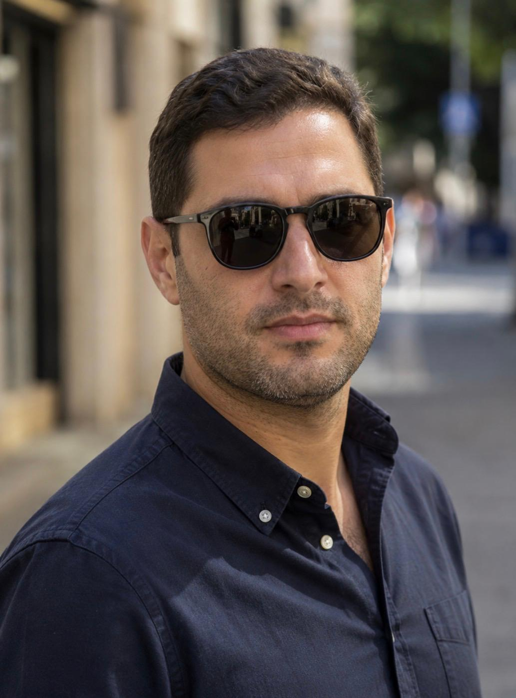 Yaniv L