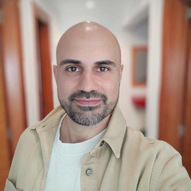 Alex Mena