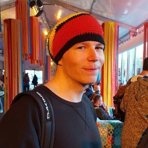 ɹǝlʇʇǝʇS oɹnɐW @🇵🇾