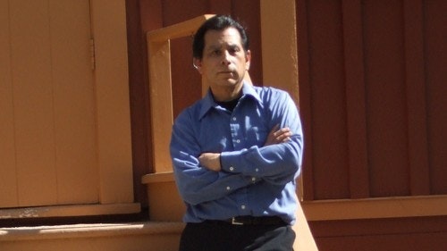 LUIS G TORRES