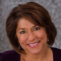 Donna Pascale Russell