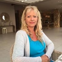 Karen Lowe Oosthuizen