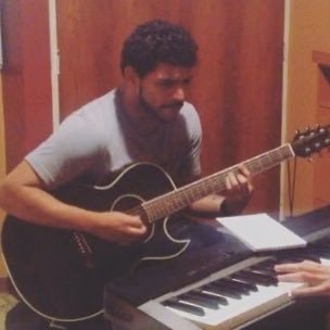 Gustavo E. Mujica C.