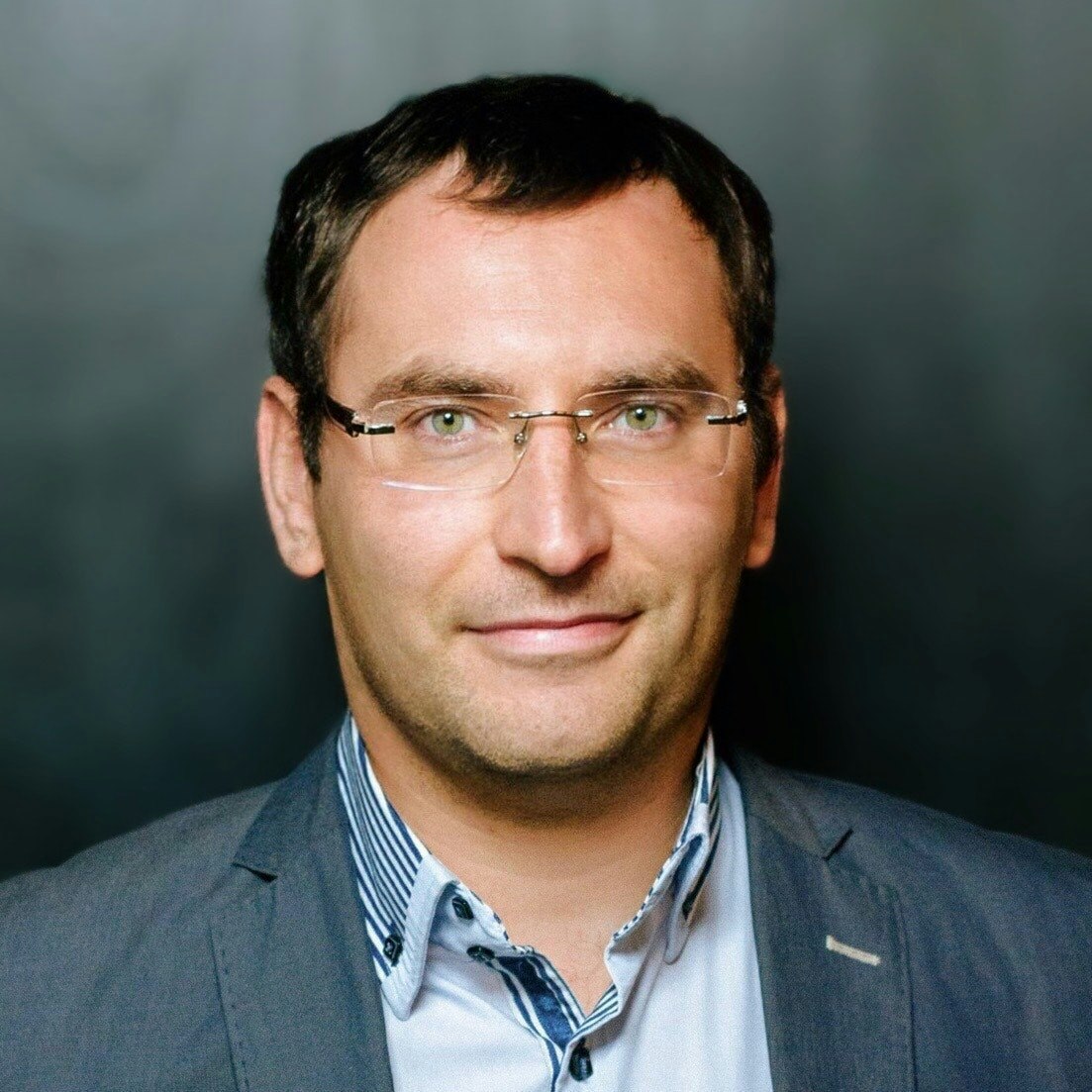 Sergey Leschev ✓⃝