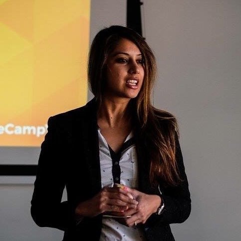 Meena Sandhu 🌞🤖☕️