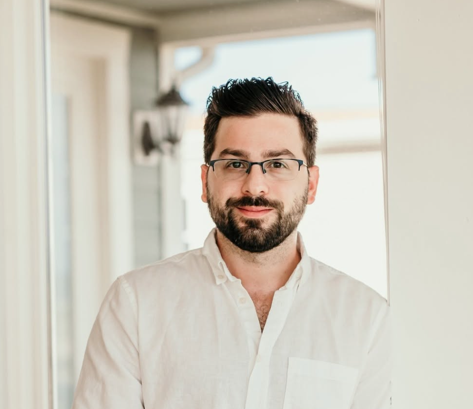 Michael Mikhjian