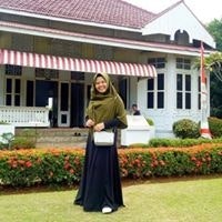 Putri Haryani Khalif