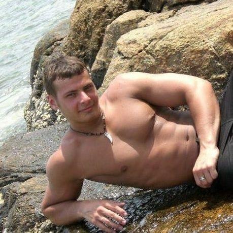 Женя Петров