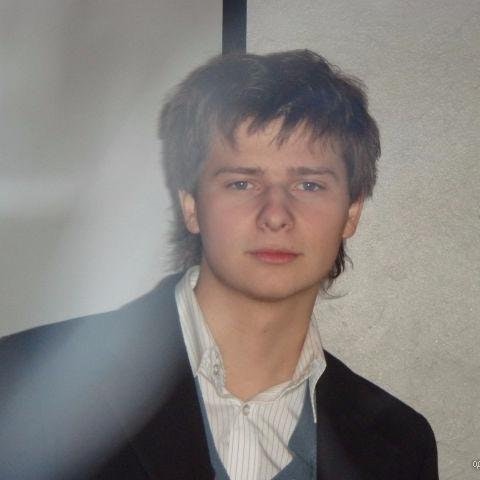 Макс Скубенко