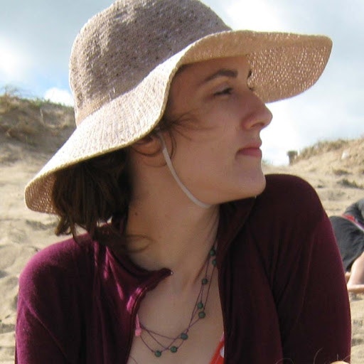ProductHunt profile picture for @amalia