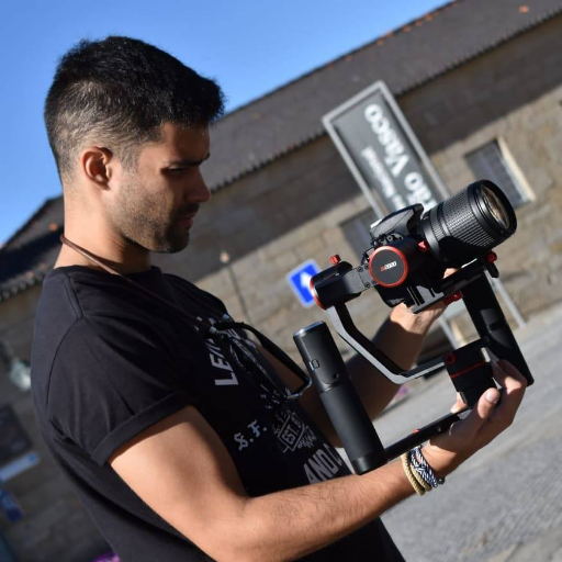 Original?auto=format&fit=crop&crop=faces&w=40&h=40