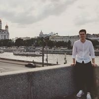 Роман Гусев