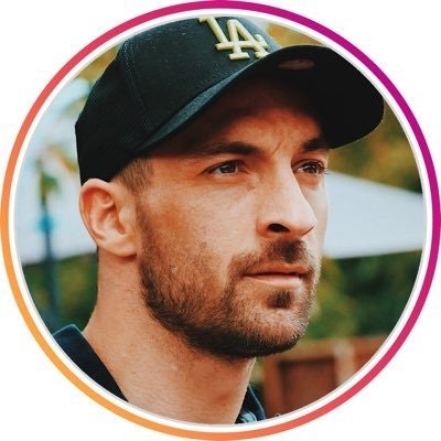 Noska ⚡ Social Media