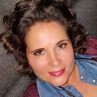 Monique L. van Leeuwen