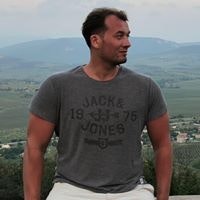 Владислав Сатаров