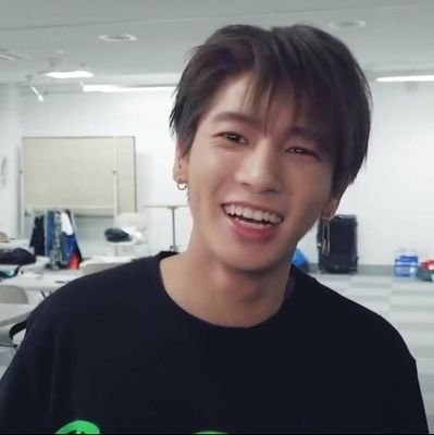 ❛ nica [delulu lockdown] ⌗ check pinned.