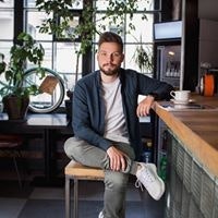 Олег Сужаев