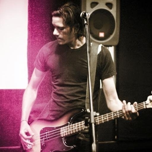 Original?auto=format&fit=crop&crop=faces&w=40&h=40