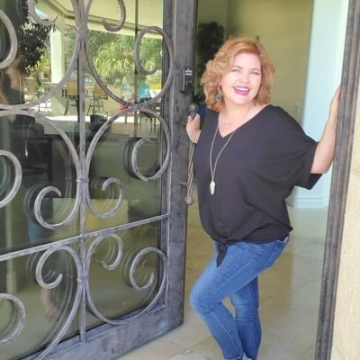 Julie Riley #smechat 📱 #SMMW20