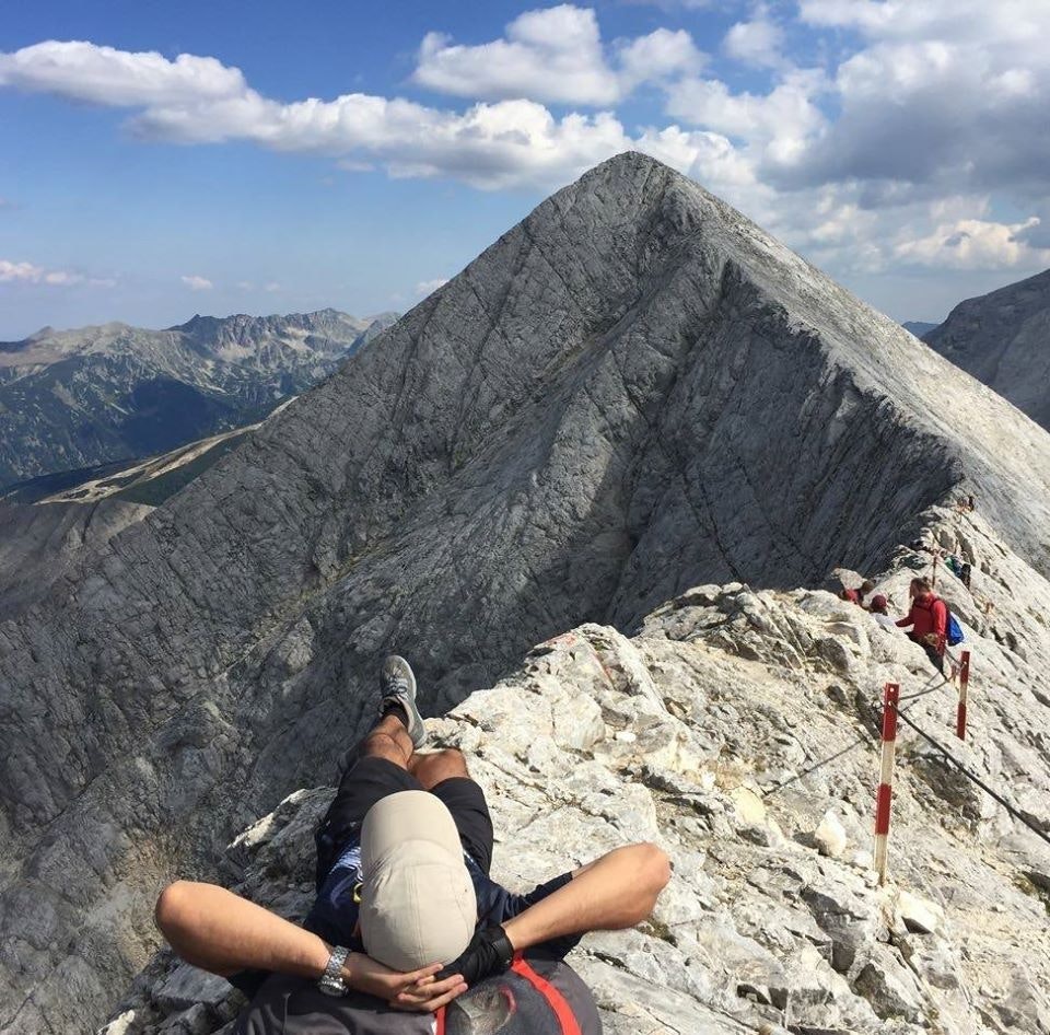 Антон Михайлов