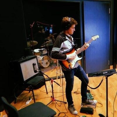 Javi ส้้้้้้้้้้้้้้