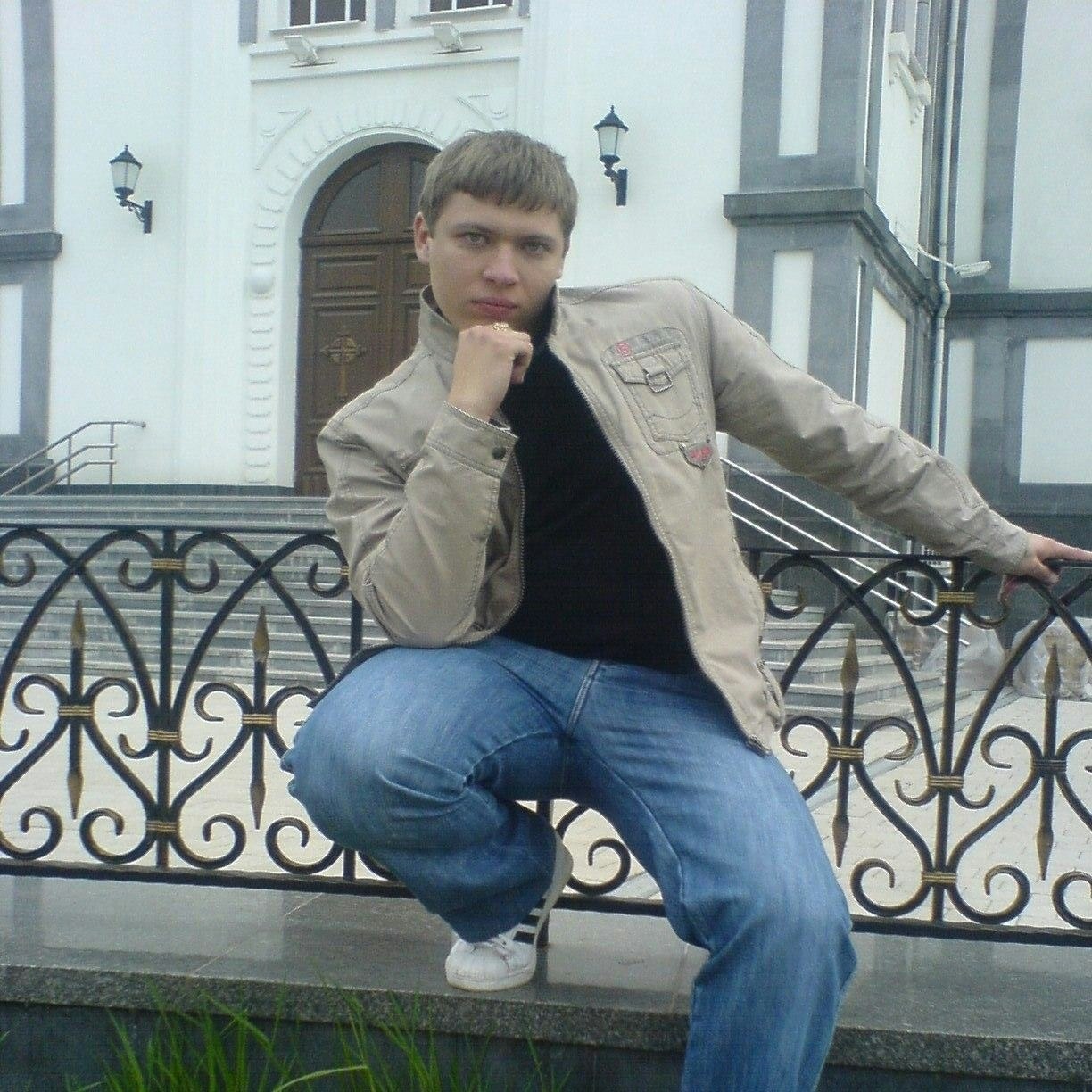 Антон Худяков