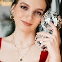 Анна Чернакова