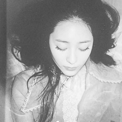 lil’ sis CEO Viren bumil hillbabé