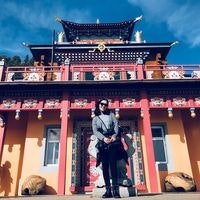 Б. Батцэцэг