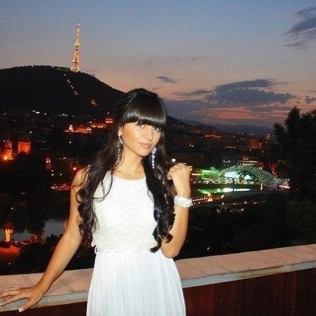 Лена Попова