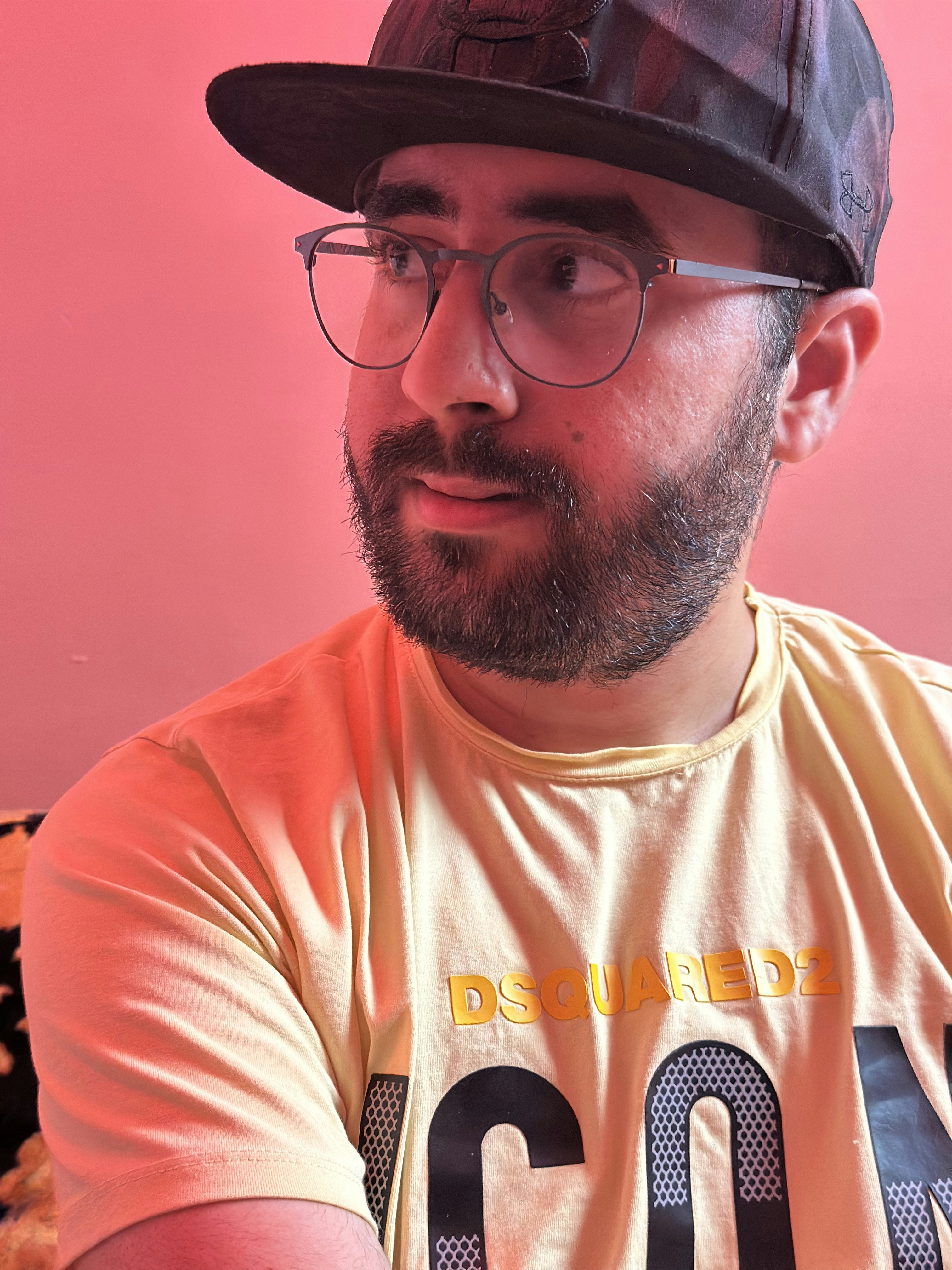 Mo