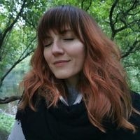 Лена Сурова