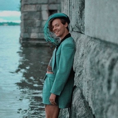 halle ☻ is streaming nil