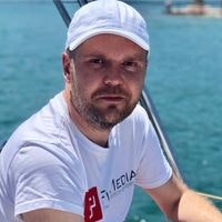 Павел Артамонов