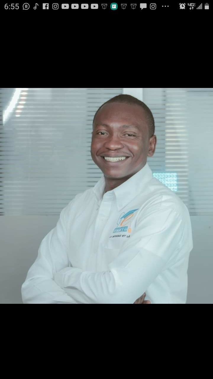 Amédée Erns Baptiste 🎼🥗📚💻⌨🖱