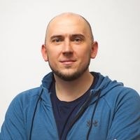 Роман Холщевников