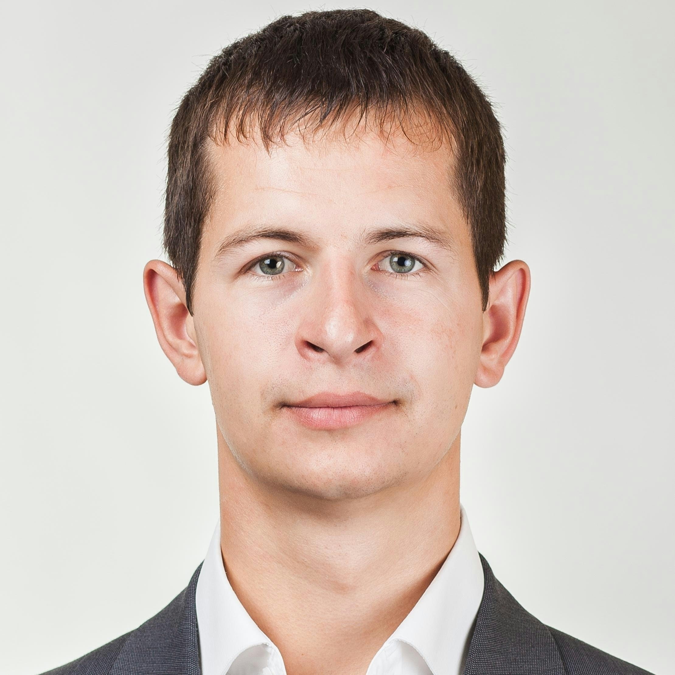 Евгений Романов