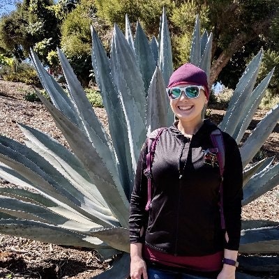 Ana Knickerbocker (she/her)