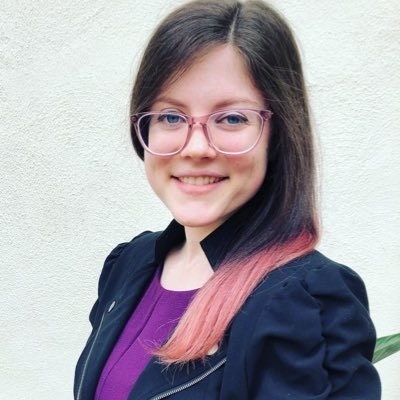 Maddy Apple (she/her)