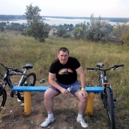 Антон Волочай