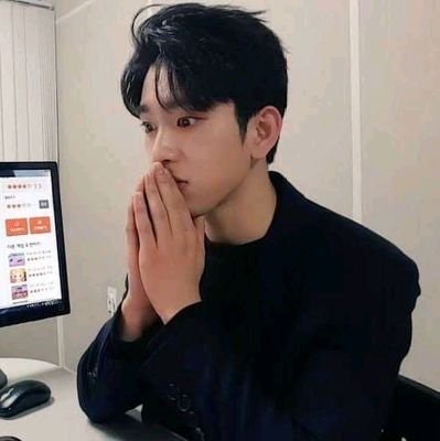 Peachy°🍑 6️⃣5️⃣🎹