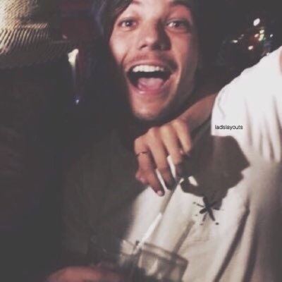 sam finally saw 5sos